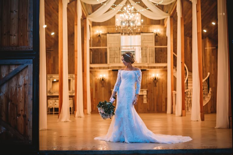 Whispering Oaks Wedding Venue photo
