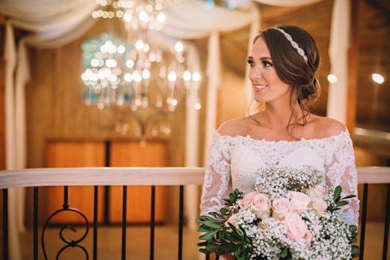 Whispering Oaks Wedding Venue photo