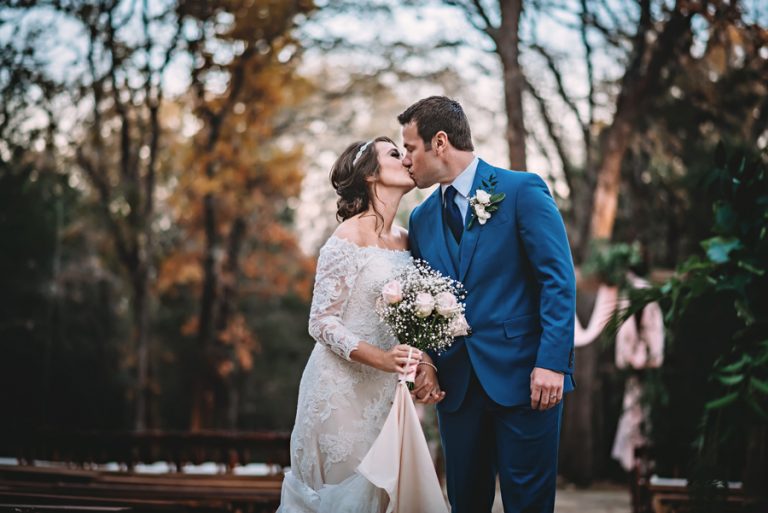 Whispering Oaks Wedding Venue photo