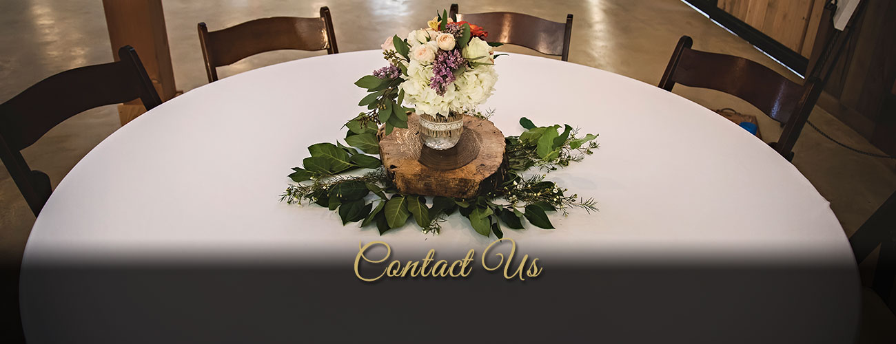 Image of a reception table - Whispering Oaks Wedding Venue