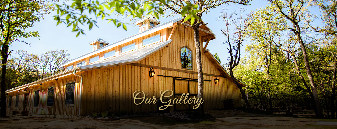 Image of the outside of the building - Whispering Oaks Wedding Venue